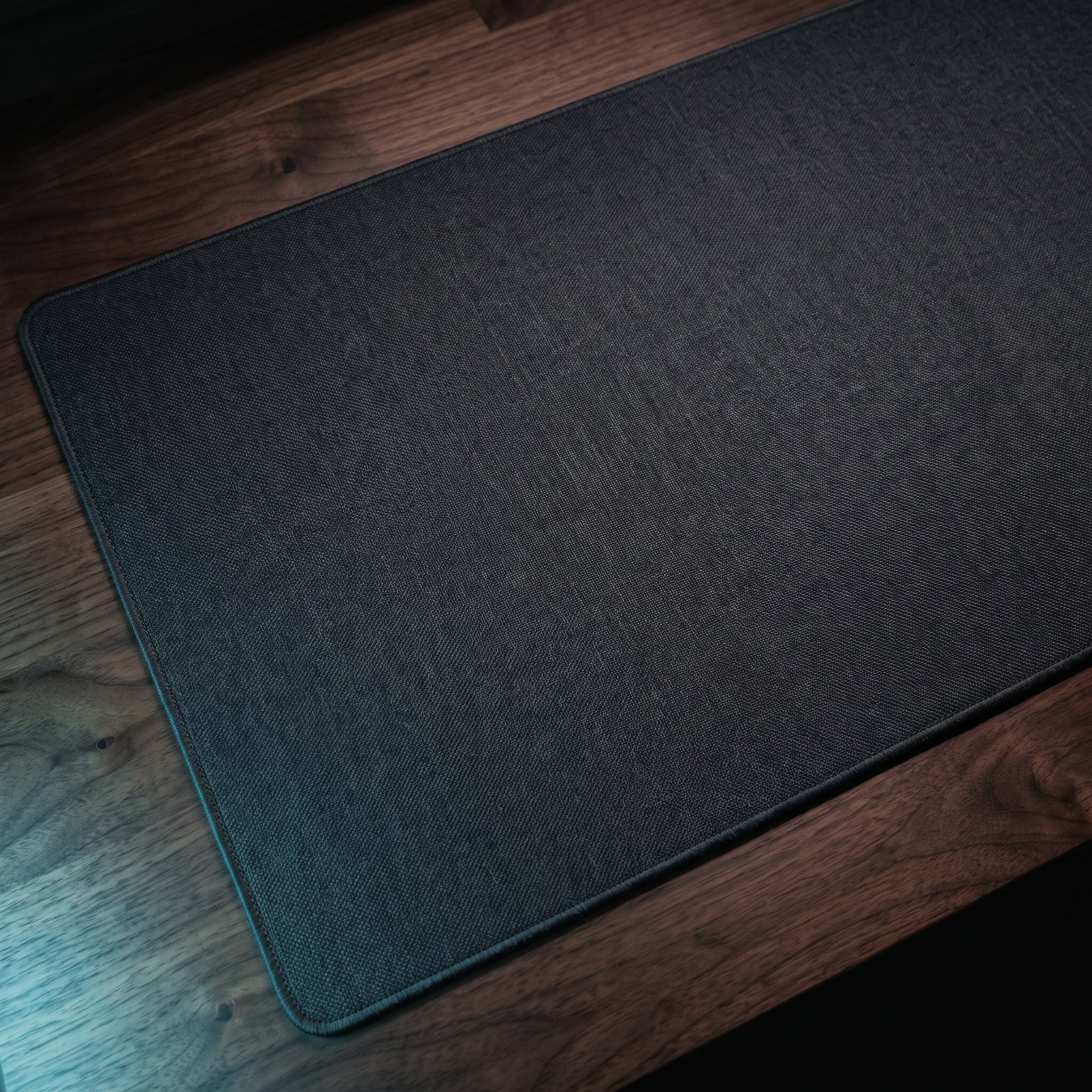 Techromagnon — Extended desk mats and non-slip gaming mouse pads