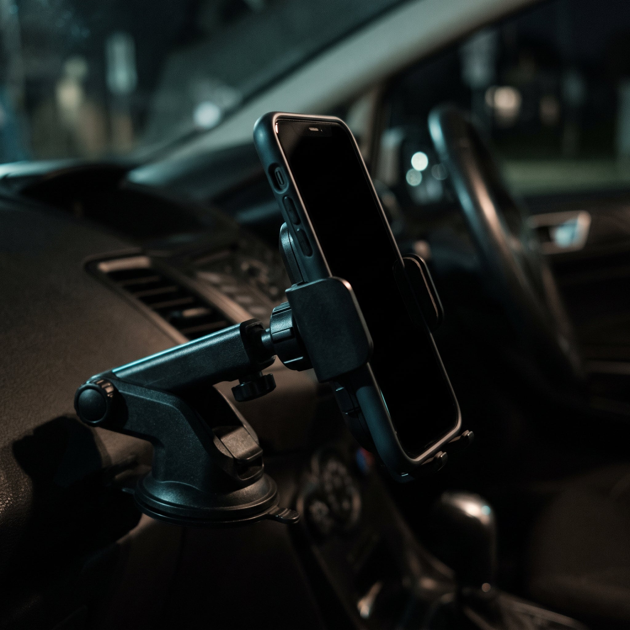 Techromagnon — Car phone mount and adhesive phone grip