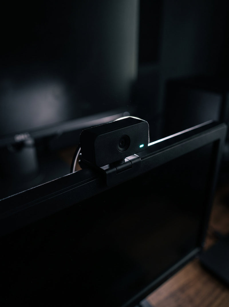 HD webcam mounted on a computer monitor - Techromagnon