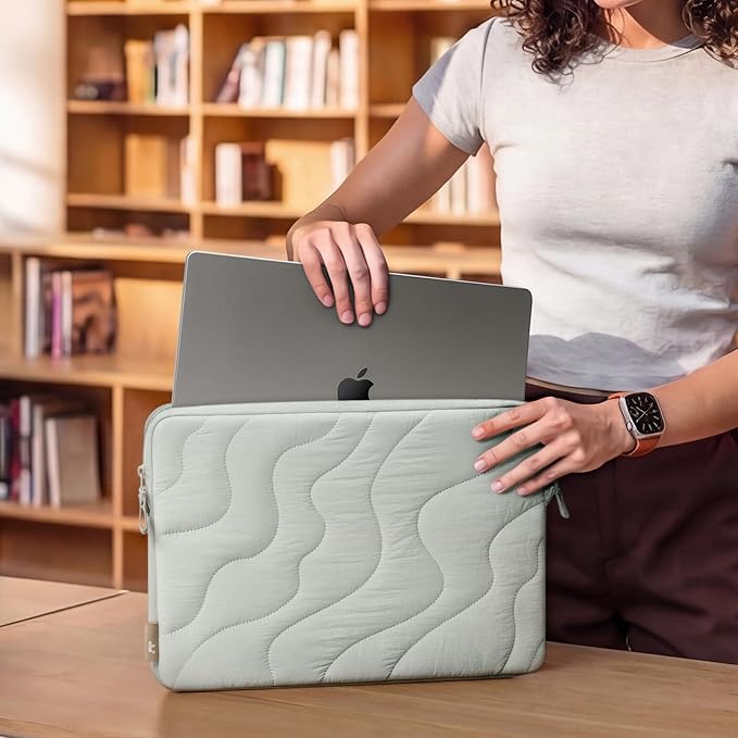 tomtoc 360 Protective Puffy Laptop Sleeve for 16-inch MacBook Pro M5 Pro/Max (2026) A3428 A3429, M4/M3/M2/M1 Pro/Max A3403 A3186 A2991, Quilted Design Soft Cute Puffer Bag Case for Dell XPS 16 Laptop