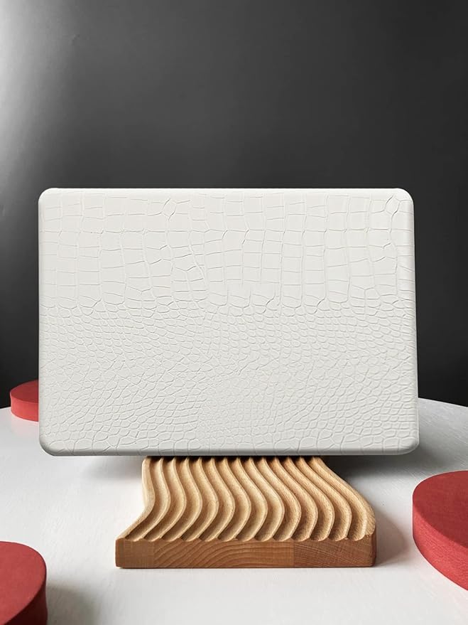 Compatible with Crocodile MacBook Pro 15 inch Case 2019 2018 2017 2016 Release A1990 A1707 with Touch Bar, Crocodile Skin Alligator Skin PU Leather Hard Shell Case & Keyboard Cover, White