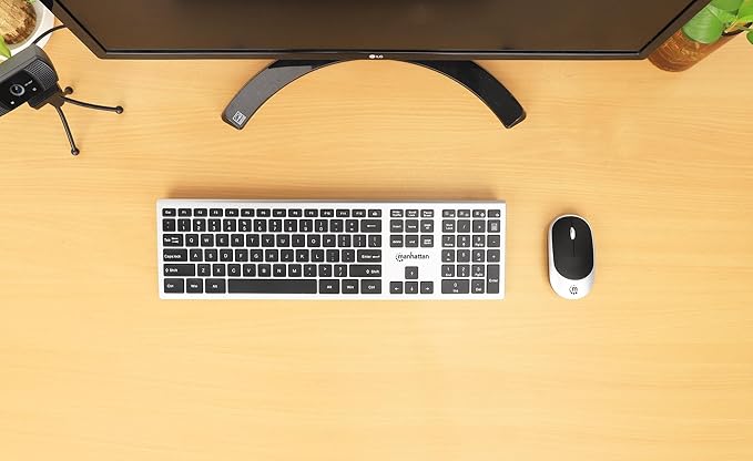 Manhattan Wireless USB Keyboard and Mouse Combo Set - Full-Size, Scissor Key Design, Quiet Typing, 1200 DPI Optical Mouse, Plug & Play Compatibility - 180788